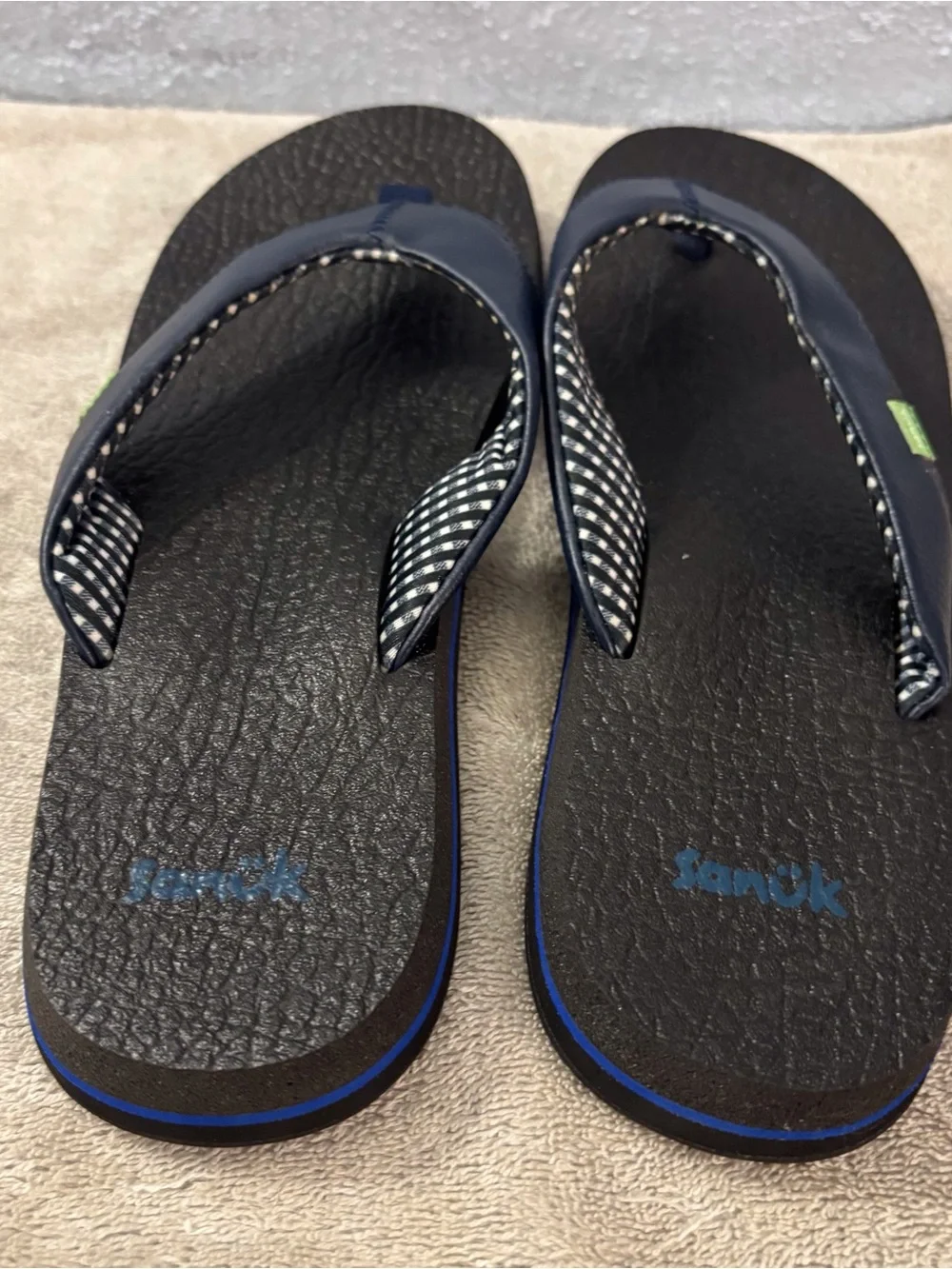 Sanuk Navy and Black Gingham Strap Flip Flops SZ 9 Yoga Mat 11 Memory Foam